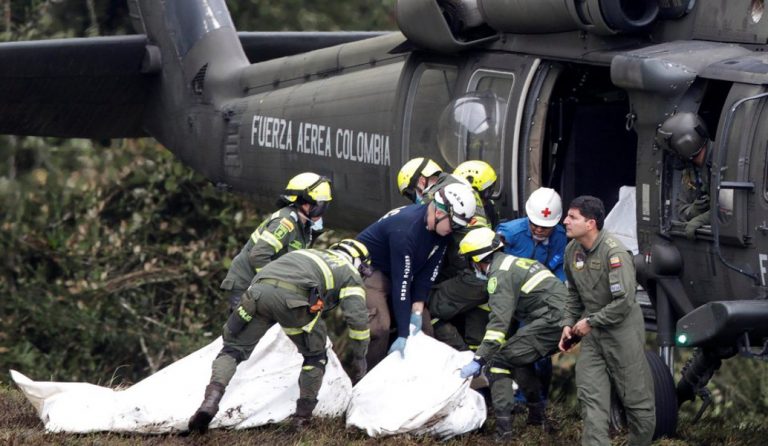 Κολομβία: Επτά νεκροί και τρεις αγνοούμενοι από πτώση στρατιωτικού ελικοπτέρου