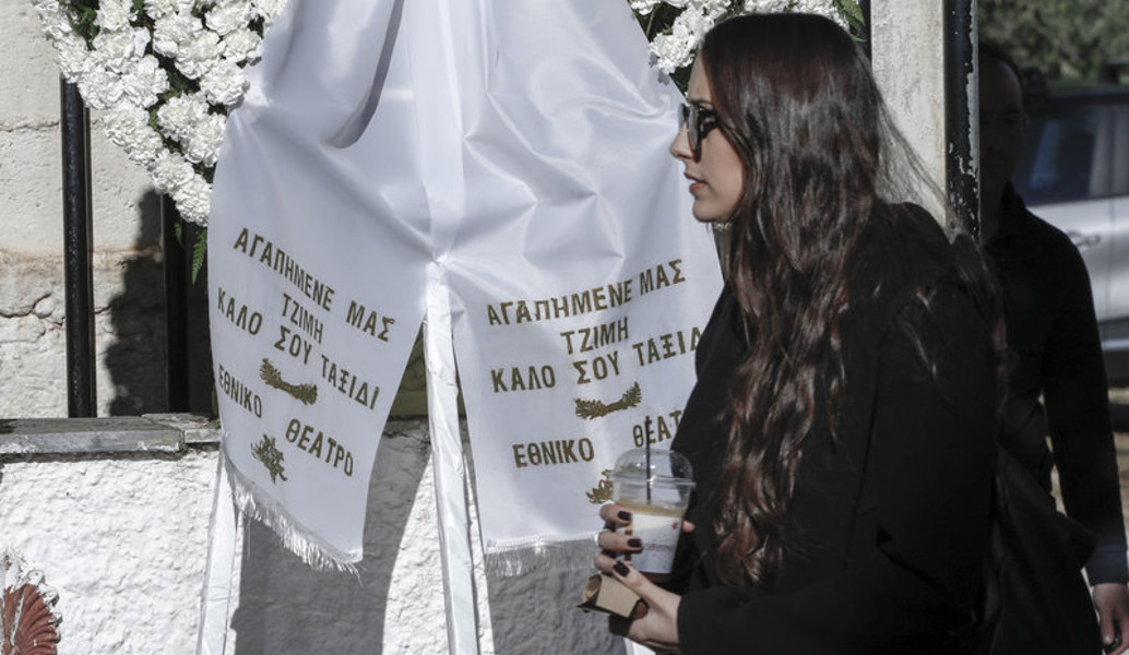 Τζίμης Πανούσης: Το τελευταίο αντίο στον ανατρεπτικό καλλιτέχνη (pics)