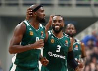 Απίστευτο buzzer beater από τον Σίνγκλετον! (vid)