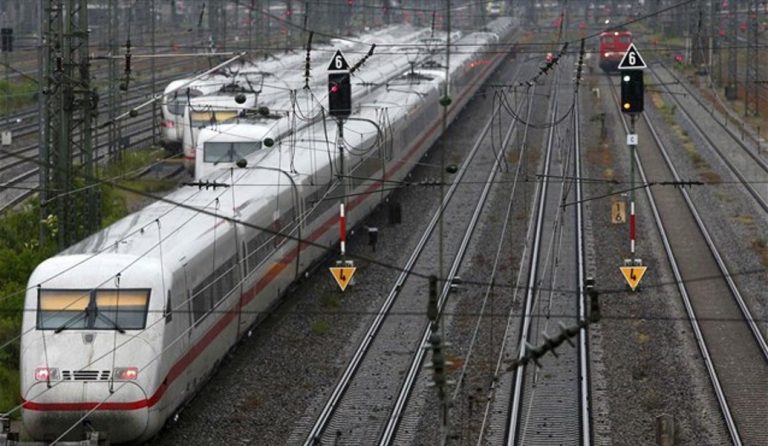Γερμανία: Φρένο σε όλα τα τρένα λόγω της καταιγίδας “Φρειδερίκη”