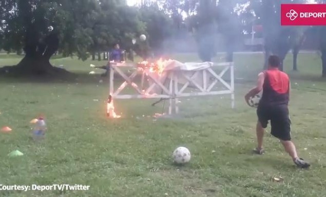 Δεν υπάρχει αυτή η προπόνηση τερματοφυλάκων! Φωτιές, κρέμασμα και άλλα… καψώνια! (vid)