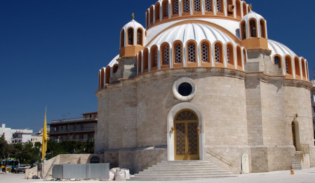 Δήμος Γλυφάδας: Ανάπλαση προαύλιου χώρου Αγίου Κωνσταντίνου