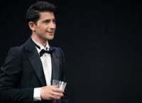 Χρήστος Σπανός: Η αδημοσίευτη φωτογραφία από τον γάμο του με την καθηγήτρια του (pic)