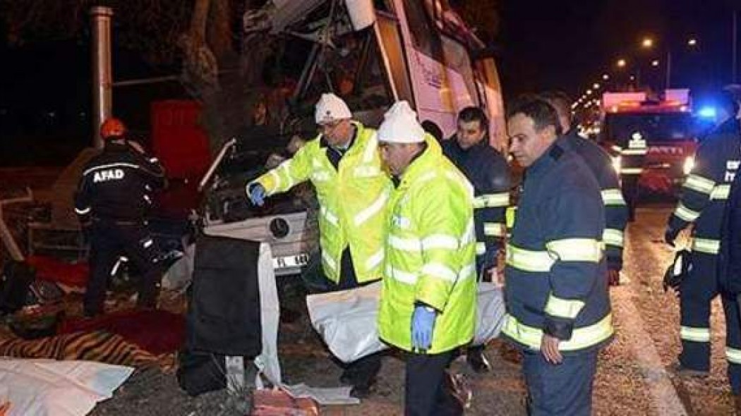 Τροχαίο δυστύχημα: Λεωφορείο έπεσε πάνω σε δέντρα – Υπάρχουν νεκροί