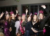Αλεξάνδρα Παναγιώταρου: Με αβυσσαλέο ντεκολτέ στα γενέθλιά της (pics)