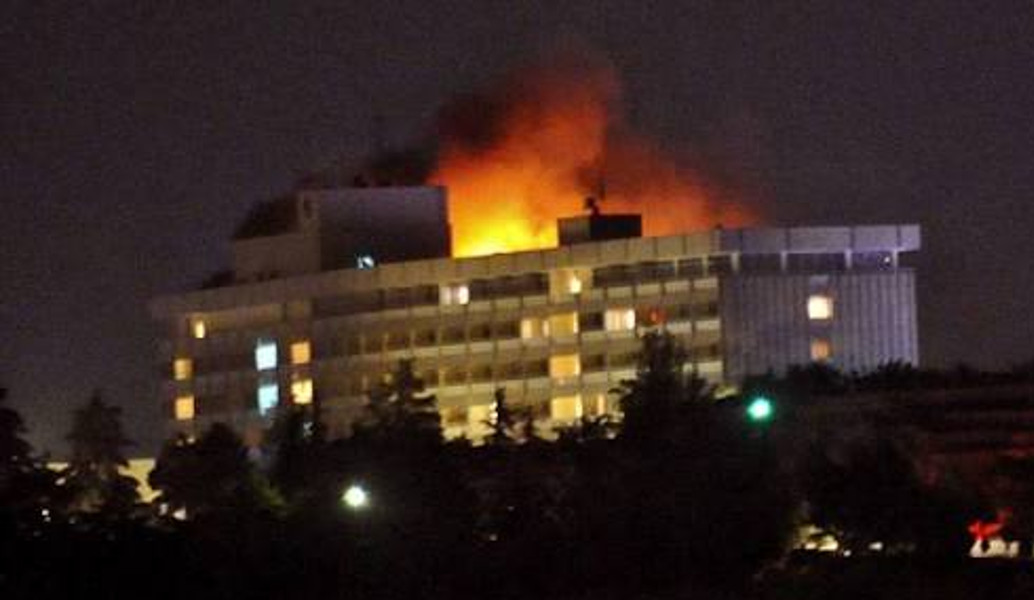 (UPD) Καμπούλ: Ένοπλη επίθεση στο ξενοδοχείο Intercontinental – Πληροφορίες για νεκρούς και τραυματίες (pics)