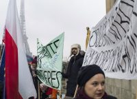 Πορείες υπέρ των γυναικών και εναντίον του Ντόναλντ Τραμπ στην Ευρώπη (vid)