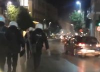 Πάτρα: Μικρής έντασης επεισόδια – Τραυματίστηκε αστυνομικός