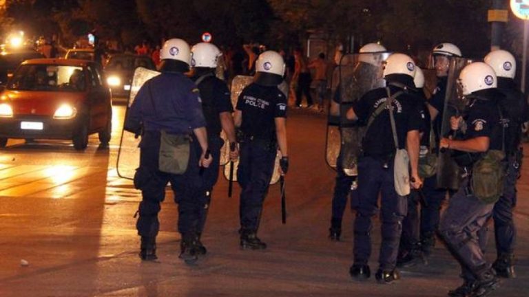 Επεισόδια στην Πάτρα από οπαδούς του Ολυμπιακού (vid)