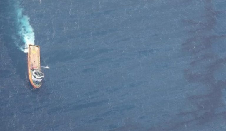 Κίνα: Εξάπλωση της πετρελαιοκηλίδας από το ιρανικό δεξαμενόπλοιο