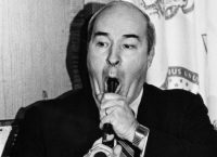 “Θα αυτοκτονήσει”: Όταν ο Μπαντ Ντουάιερ τράβηξε όπλο μπροστά στα μάτια εκατομμυρίων ανθρώπων