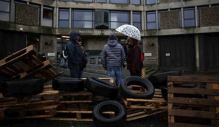 Γαλλία: Σε απεργία οι δεσμοφύλακες κατά των μεταρρυθμίσεων Μακρόν