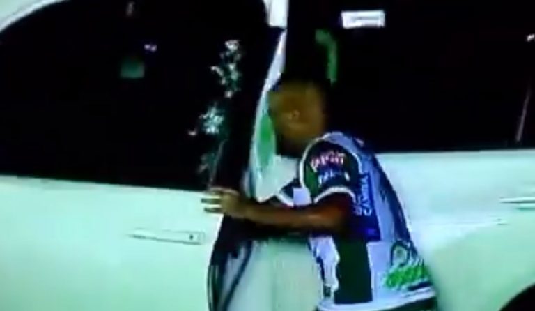 Πανηγυρισμός ΕΠΟΣ στο Κόπα Λιμπερταδόρες – Σκόραρε και μπήκε μέσα σε αυτοκίνητο! (vid)