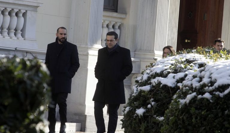 Αλέξης Τσίπρας: Περπάτησε δύο χιλιόμετρα στο χιόνι για να φτάσει στο Νταβός!