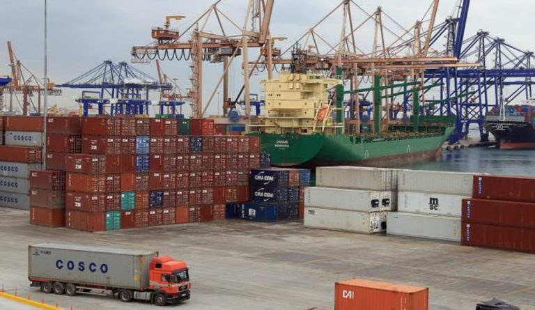 Πειραιάς: Αύξηση στην διακίνηση των κοντέινερ το 2017