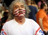 «Πλακώθηκαν» Τάκης και Άκης για το μπάσκετ !