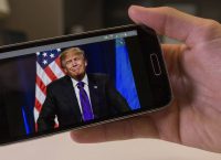 Mε νέες αποκαλύψεις απειλεί τον Ντόναλντ Τραμ μία πορνοστάρ