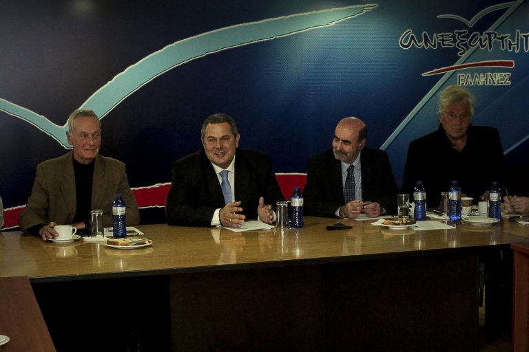 ΑΝΕΛ: Καταδικάζουν την επίθεση στο σπίτι του Μίκη Θεοδωράκη
