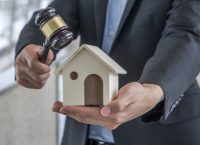 Ηλεκτρονικοί πλειστηριασμοί: Πόσοι έγιναν και πόσοι ακυρώθηκαν