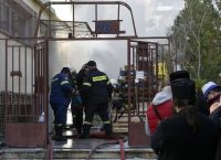 Νίκαια: Πυρκαγιά στο Πνευματικό Κέντρο (pics)