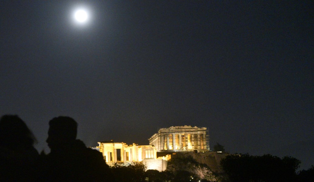 Το μεγαλύτερο φεγγάρι των τελευταίων 150 χρόνων στον αττικό ουρανό (pics)