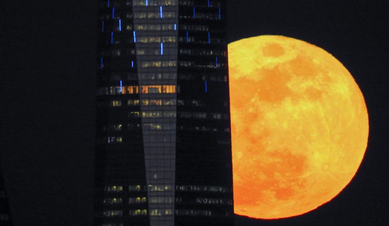 Υπερ – σελήνη: Όπως την είδε η NASA (vid)