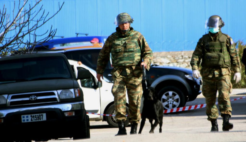 Φιλοπάππου: Συναγερμός στις αρχές – Εντοπίστηκε βλήμα