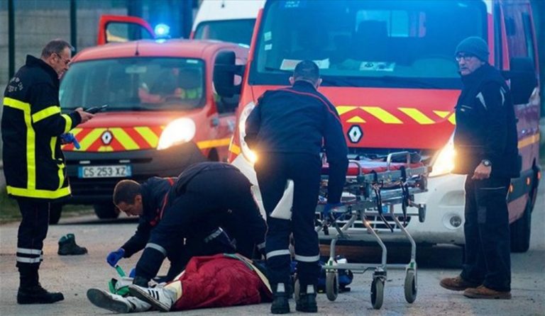 Γαλλία: Αιματηρές συγκρούσεις Αφγανών-Αφρικανών μεταναστών στο Καλαί (vids)