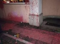 Πάτρα: Επίθεση αντιεξουσιαστών στο ξενοδοχείο όπου θα μιλήσει ο Άδωνις Γεωργιάδης (pics)