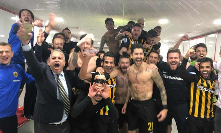 «Πάρτι» στα αποδυτήρια της ΑΕΚ (pic/video)