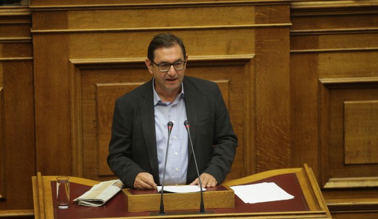 Χρήστος Μαντάς: Ακραίοι οι χαρακτηρισμοί του Μίκη Θεοδωράκη