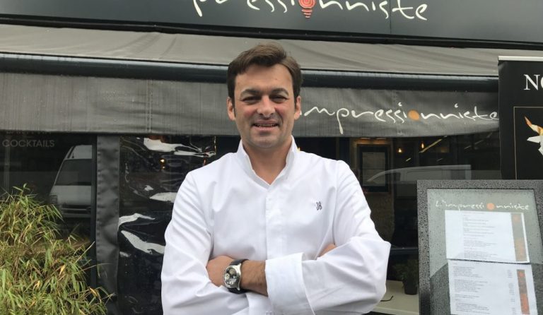 Γαλλία: Ο σεφ Jérôme Brochot επιστρέφει τα αστέρια Michelin (vid)