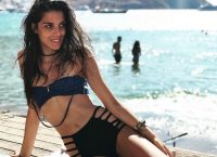 Προσοχή: Η Άννα Μαρία Βέλλη… ψήνεται πάνω στην κουζίνα (pic)