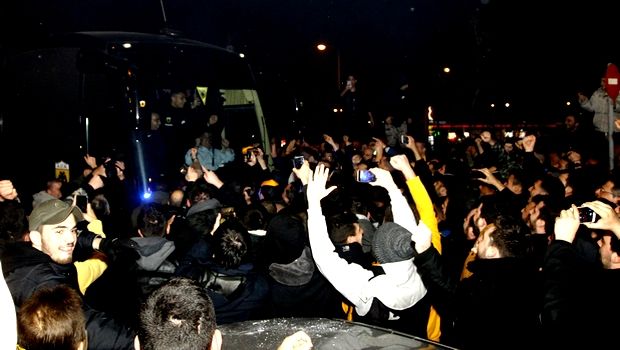 ΑΕΚ: Το βίντεο με την υποδοχή της αποστολής (vid)
