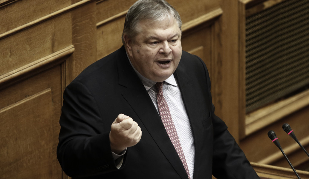 Βόμβα Βενιζέλου: Διαφοροποιείται από τη ΔΗΣΥ και θα υπερψηφίσει την πρόταση της ΝΔ