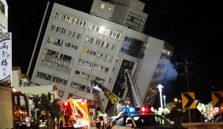 Ταϊβάν: Τουλάχιστον τέσσερις νεκροί και 145 αγνοούμενοι από τον σεισμό (pics)