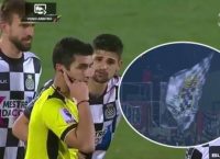 Φοβερό σκηνικό: Μια σημαία κάλυψε το replay του VAR! (vid)