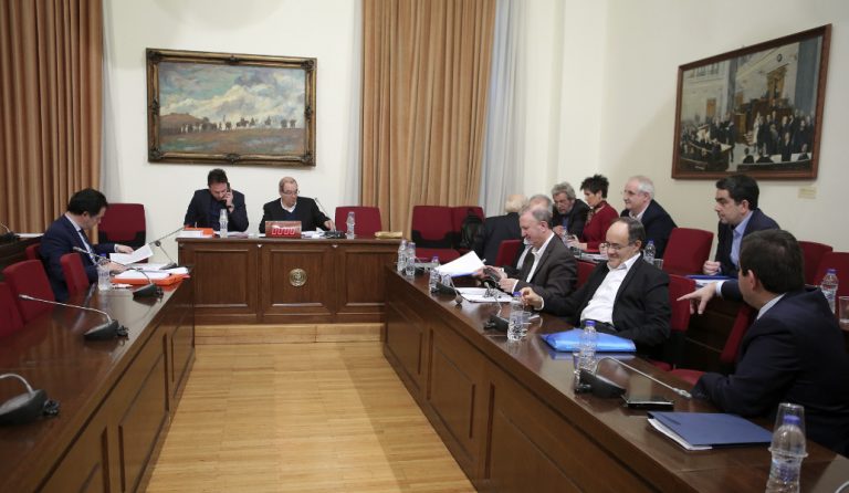 Άδωνις Γεωργιάδης – Αννέτα Καββαδία: Άγριος καβγάς στη Βουλή