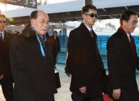 Χειμερινοί Ολυμπιακοί Αγώνες 2018: Ιστορική χειραψία μεταξύ ισχυρών της Βόρειας και Νότιας Κορέας