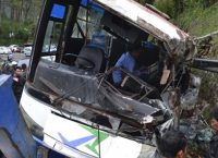 Ινδονησία: Τουλάχιστον 27 νεκροί από τη συντριβή τουριστικού λεωφορείου