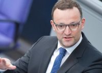 Γενς Σπαν: Δεν θέλω να ανοίξουν σαμπάνιες στον Τσίπρα