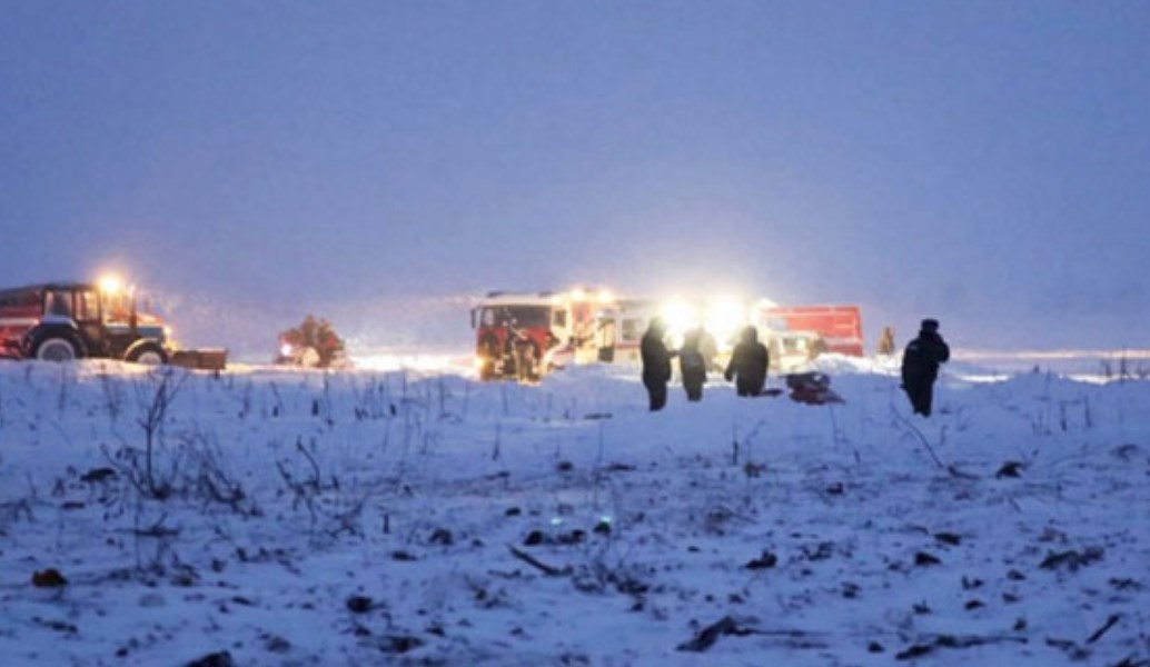 Αεροπορική τραγωδία στη Μόσχα: Πέπλο μυστηρίου για τα αίτια της συντριβής με τους 71 νεκρούς – Τα τραγικά πρόσωπα (pics & vid)