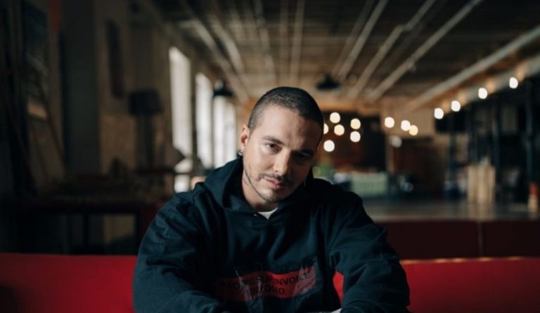 J BALVIN: Σαρώνει με 12 υποψηφιότητες στα Billboard latin music awards