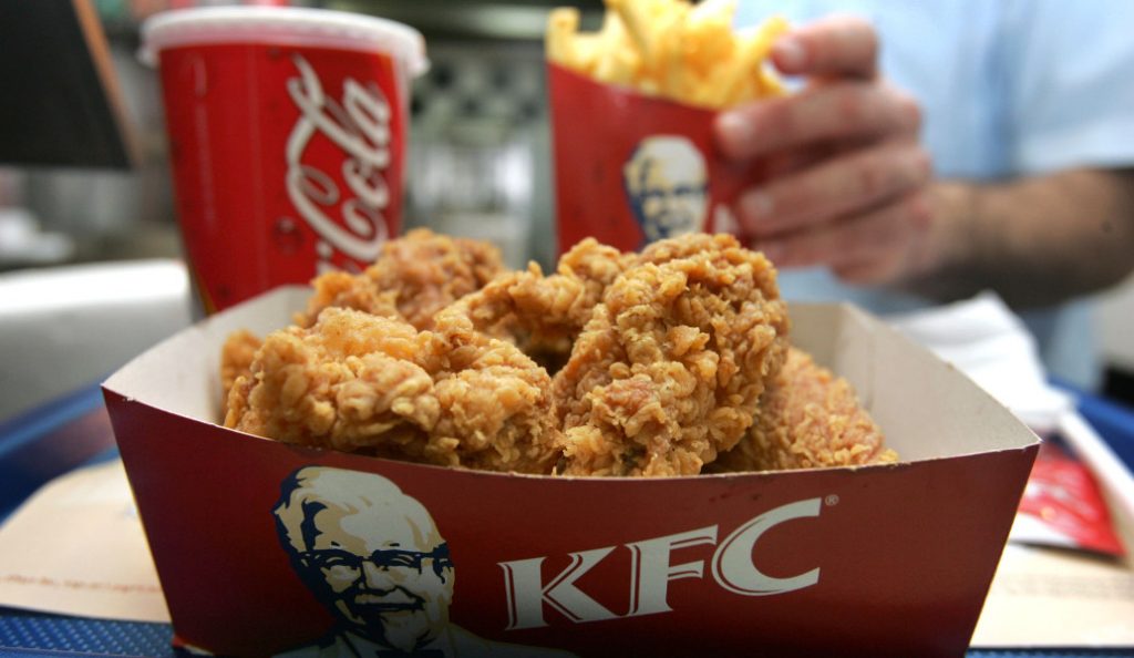 Φοιτητής έτρωγε τσάμπα στα KFC για ένα χρόνο λέγοντας ότι τον είχαν στείλει για να τσεκάρει την ποιότητα (pics)