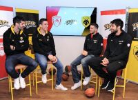 Πρόωρος τελικός Ολυμπιακού-ΑΕΚ στα γραφεία του ΟΠΑΠ (vid)