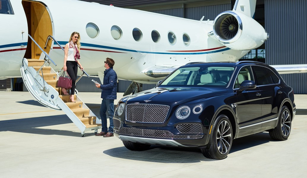 Ενοικίαση πολυτελών μοντέλων από την Kosmocar