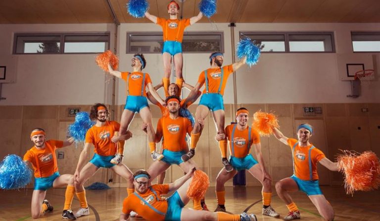 Fearleaders: H πρώτη ανδρική ομάδα …cheerleaders είναι απίστευτη (vid)