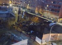 Ρώμη: Άνοιξε η γη και τους “κατάπιε” (pics)