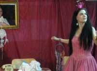 Δήμος Γλυφάδας: “Τα όνειρα της γιαγιάς Παραμυθούς” – Διδακτική παιδική παράσταση