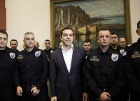 Αλέξης Τσίπρας στον κυβερνήτη του “Γαύδος”: “Επέδειξες ψυχραιμία και η ψυχραιμία είναι γενναιότητα”